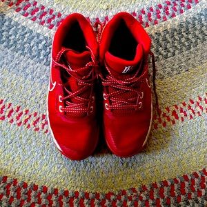 Kyrie Flytrap- Red